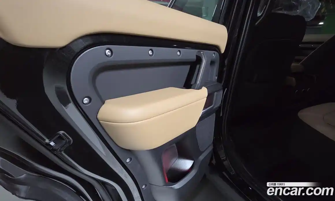 Land Rover Defender 2026 3.0 автомат (гидро), фото 13