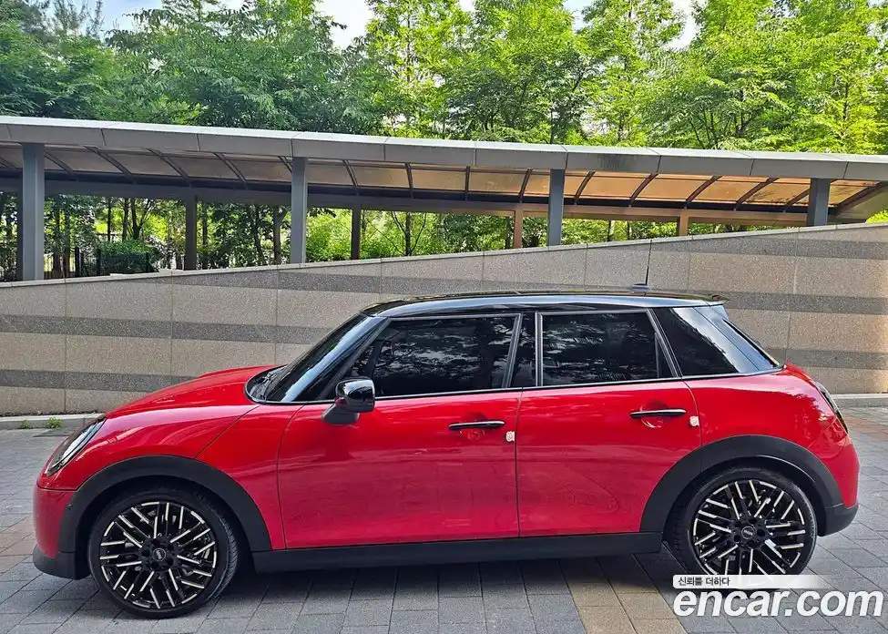 Mini Cooper 2024 2.0 автомат (гидро), фото 3