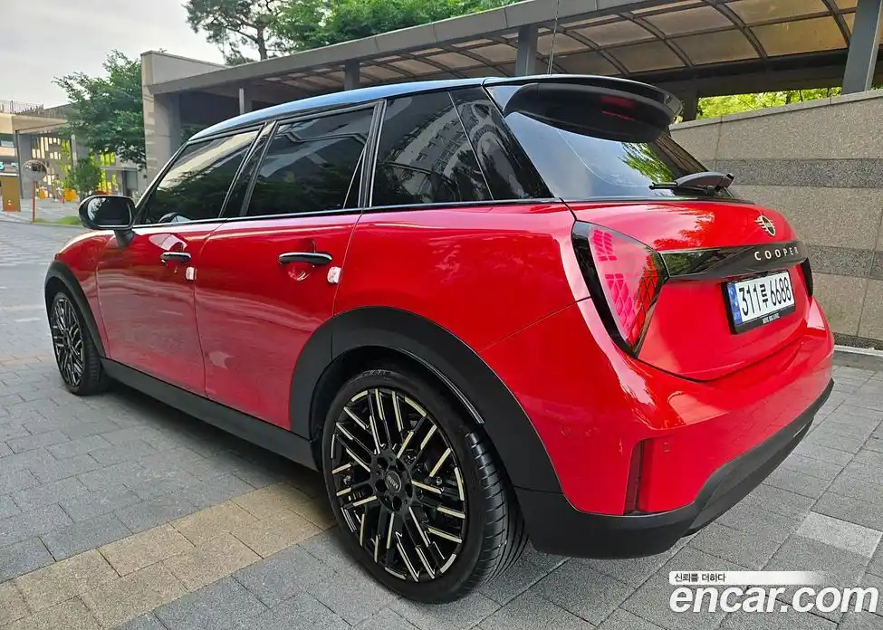 Mini Cooper 2024 2.0 автомат (гидро), фото 4