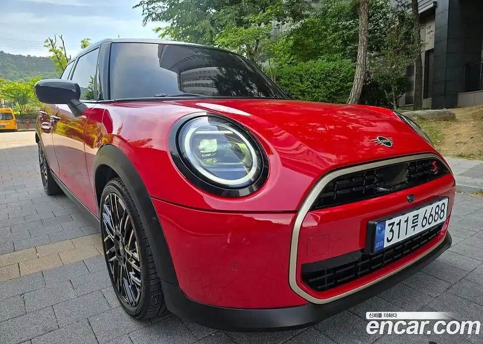 Mini Cooper 2024 2.0 автомат (гидро), фото 8