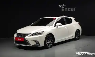 Lexus CT200h