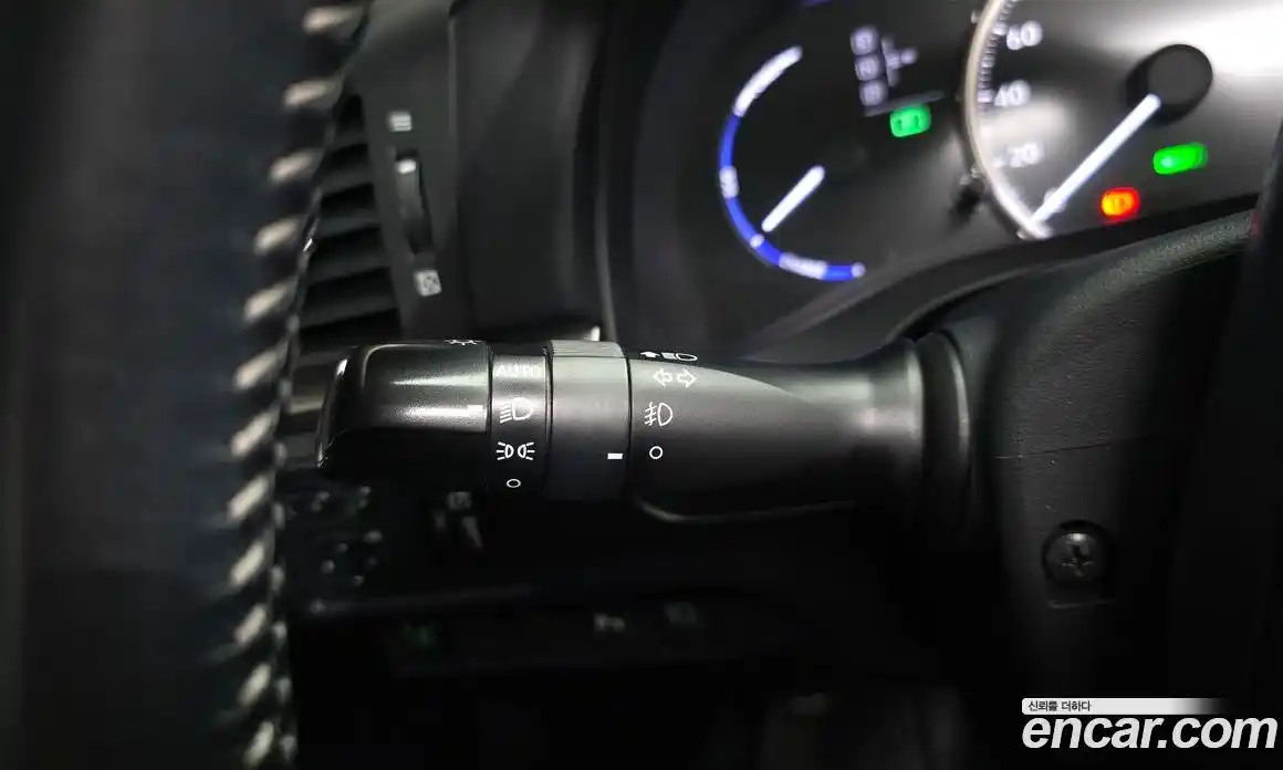 Lexus CT200h 2018 1.8 гидро, фото 35