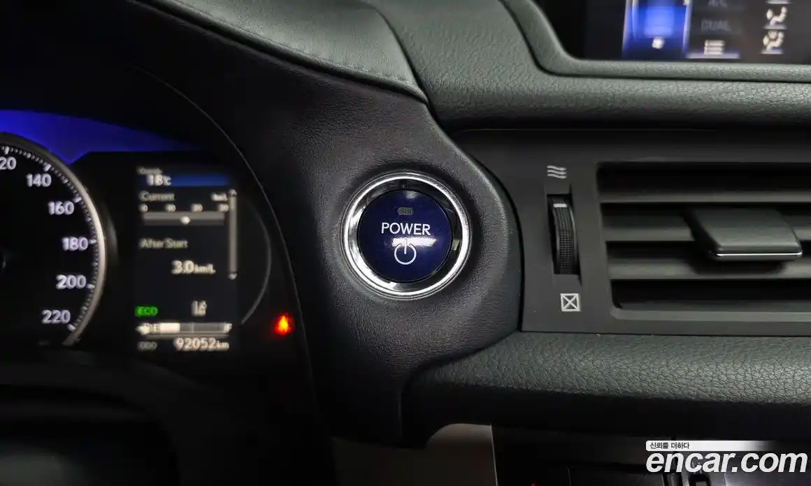 Lexus CT200h 2018 1.8 гидро, фото 36