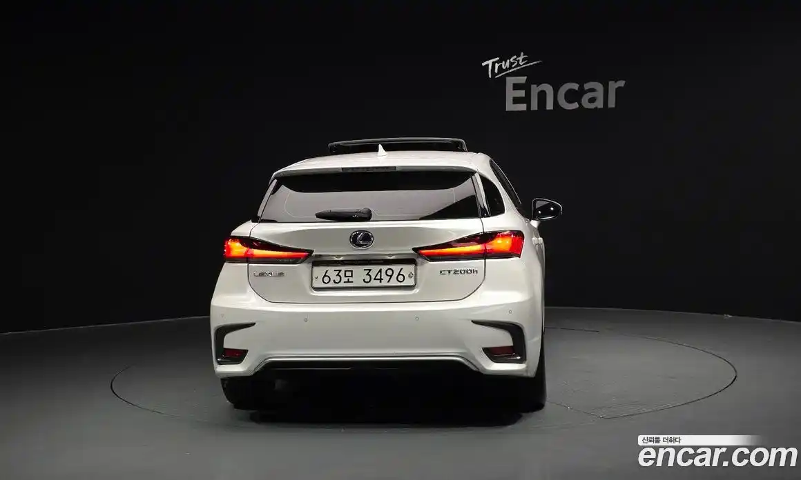 Lexus CT200h 2018 1.8 гидро, фото 4
