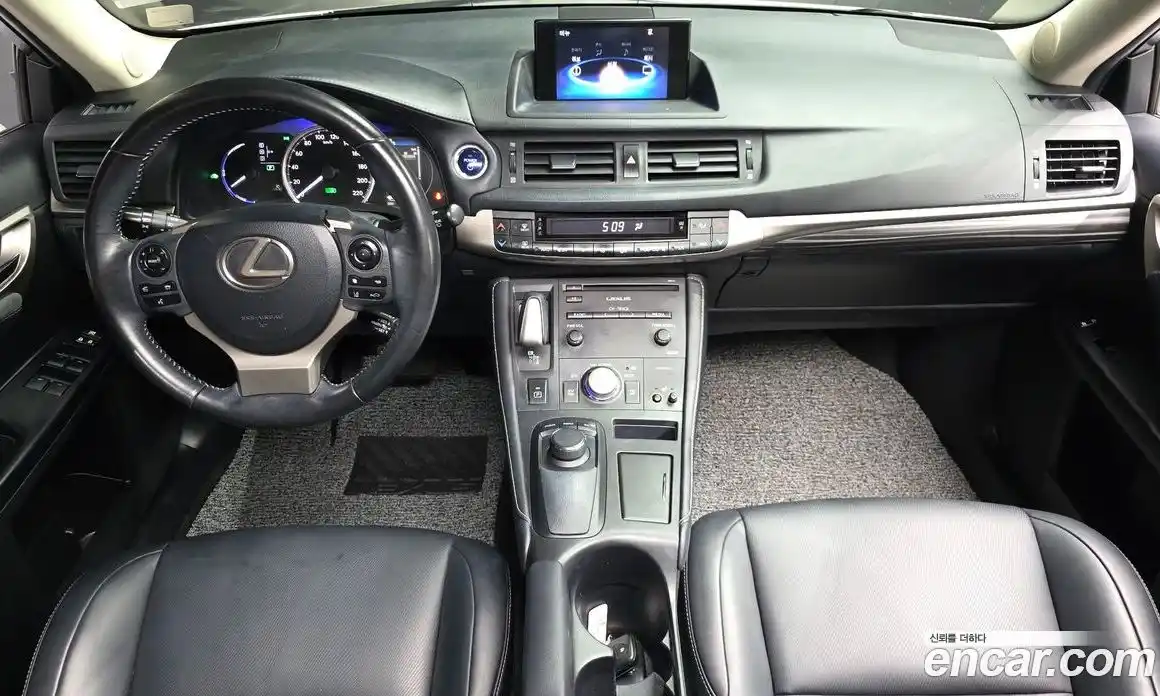 Lexus CT200h 2018 1.8 гидро, фото 10