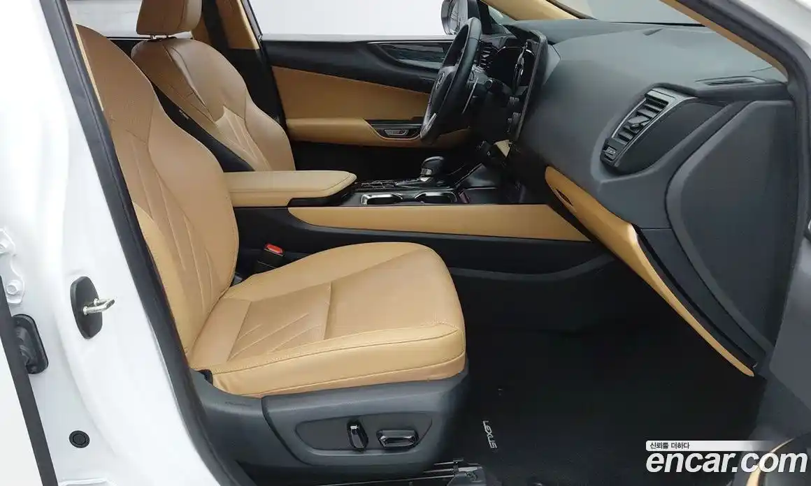Lexus NX 2024 2.5 вариатор, фото 13