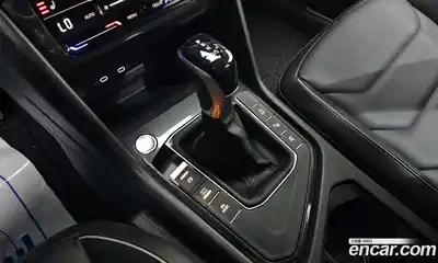 Volkswagen Tiguan 2024 2.0 автомат (гидро), миниатюра 9
