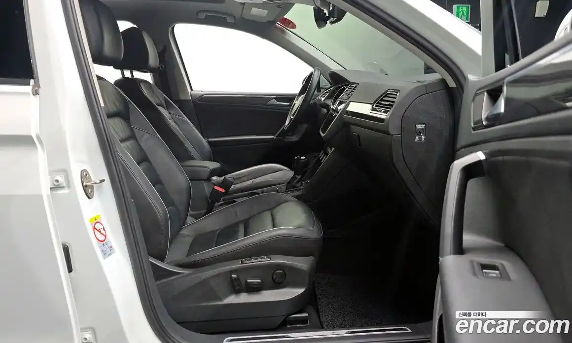 Volkswagen Tiguan 2018 2.0 автомат (гидро), фото 16