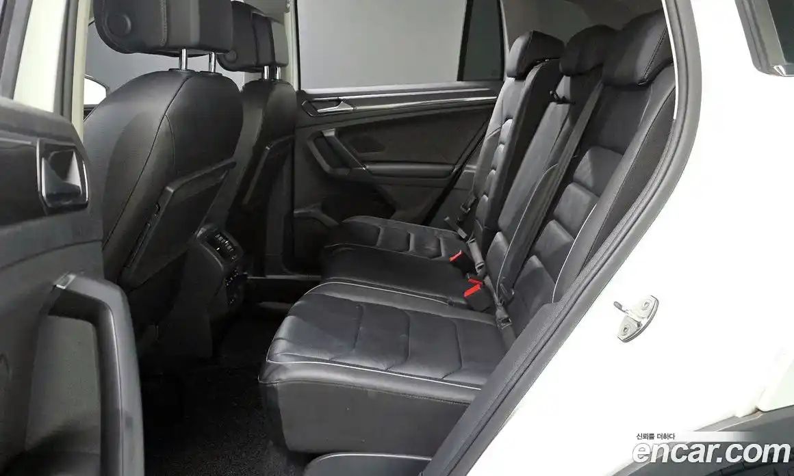 Volkswagen Tiguan 2018 2.0 автомат (гидро), фото 18