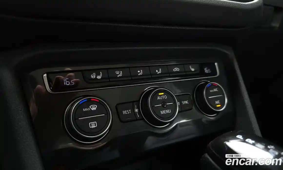 Volkswagen Tiguan 2018 2.0 автомат (гидро), фото 28