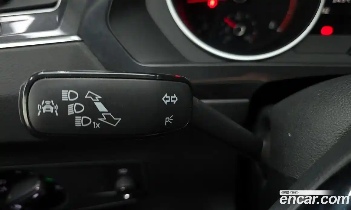 Volkswagen Tiguan 2018 2.0 автомат (гидро), фото 29