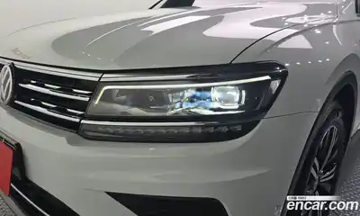 Volkswagen Tiguan 2018 2.0 автомат (гидро), миниатюра 8