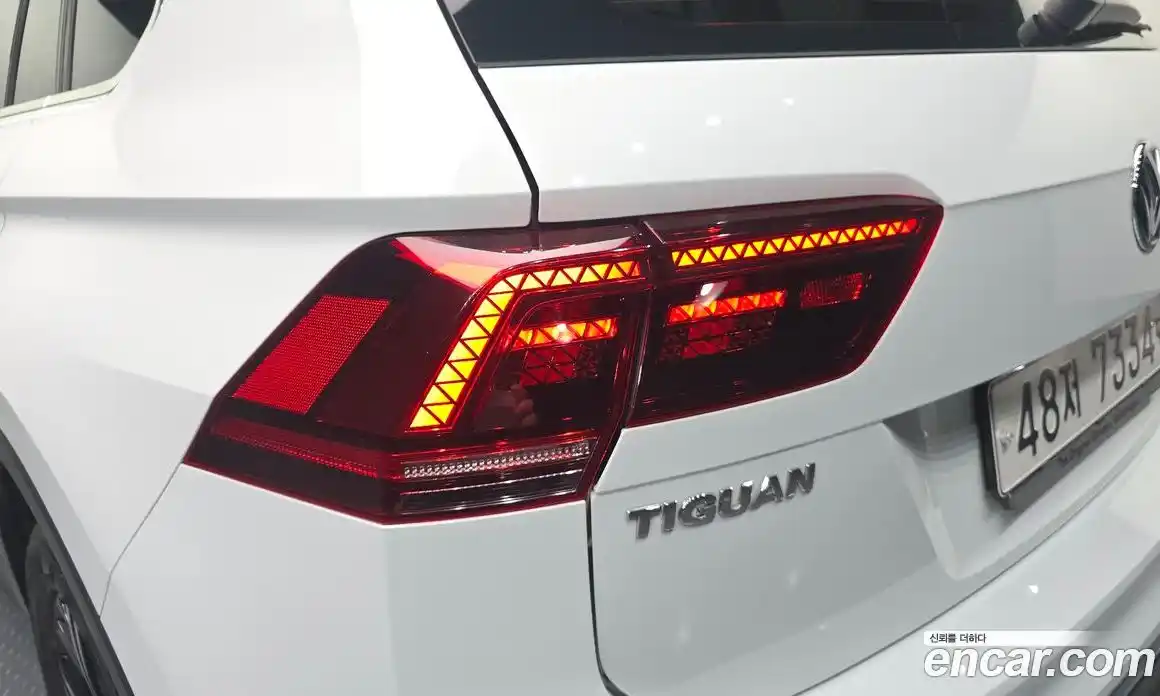 Volkswagen Tiguan 2018 2.0 автомат (гидро), фото 9