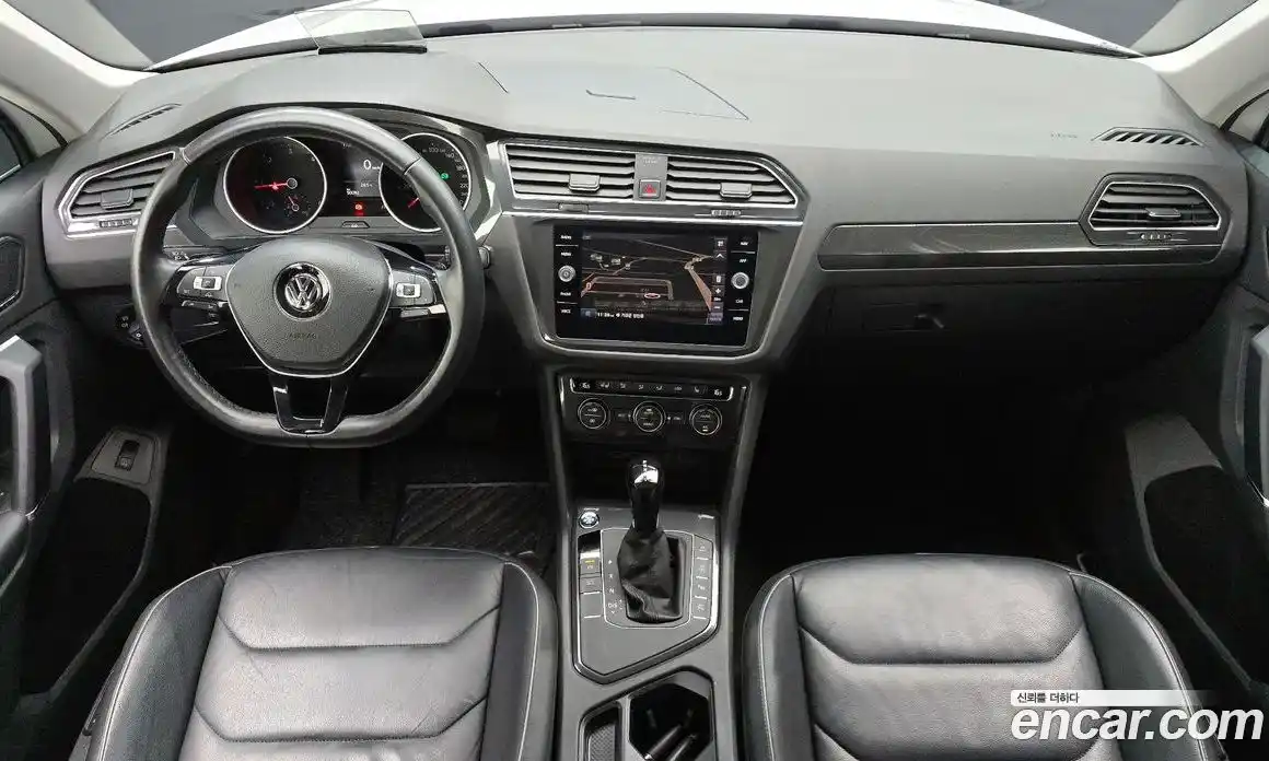 Volkswagen Tiguan 2018 2.0 автомат (гидро), фото 10