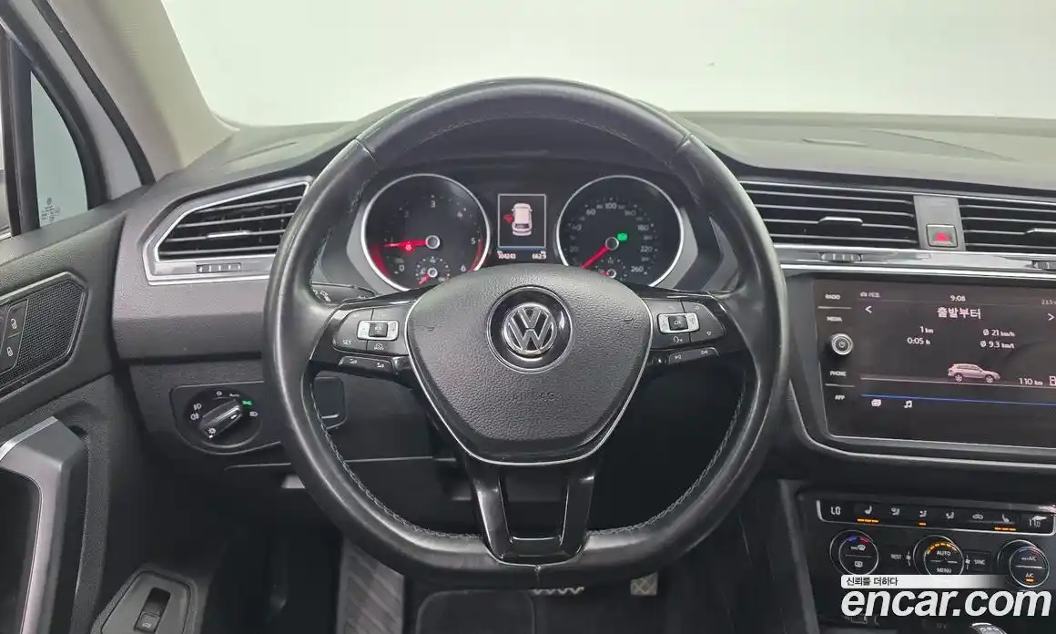 Volkswagen Tiguan 2018 2.0 автомат (гидро), фото 14