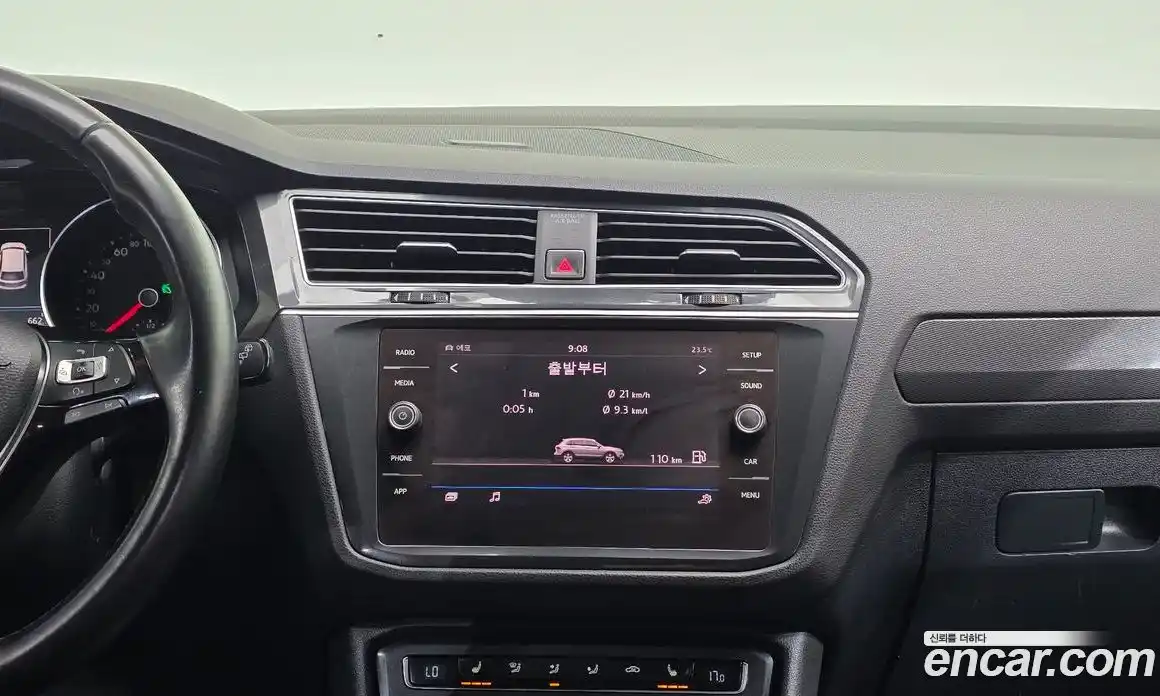 Volkswagen Tiguan 2018 2.0 автомат (гидро), фото 16