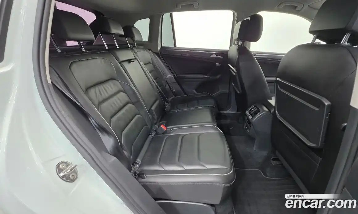 Volkswagen Tiguan 2018 2.0 автомат (гидро), фото 18