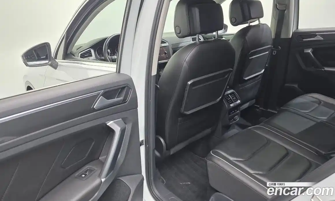 Volkswagen Tiguan 2018 2.0 автомат (гидро), фото 19