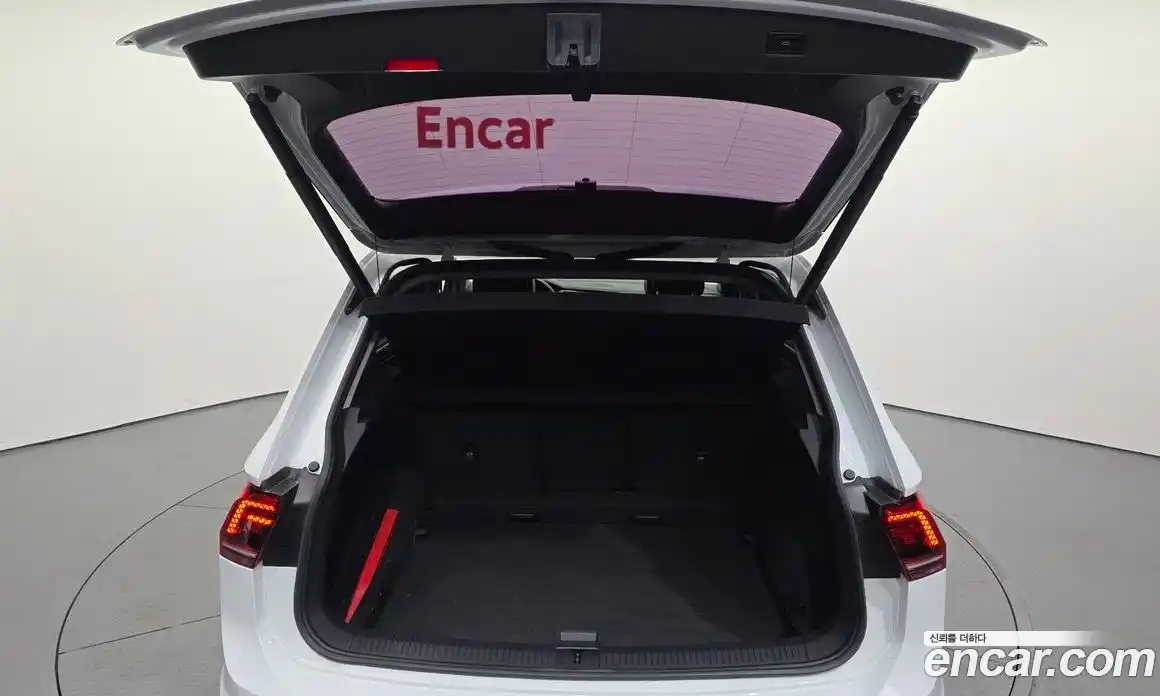 Volkswagen Tiguan 2018 2.0 автомат (гидро), фото 20