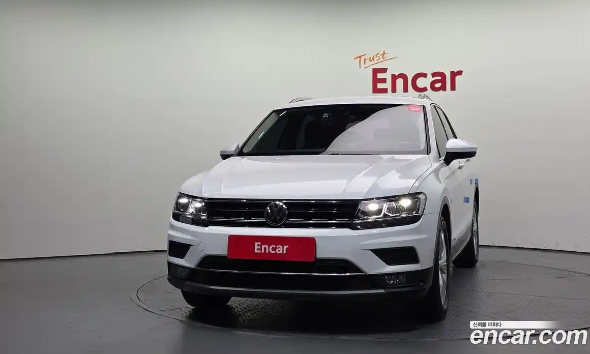 Volkswagen Tiguan 2018 2.0 автомат (гидро), фото 3