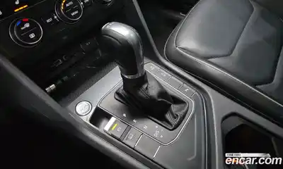 Volkswagen Tiguan 2018 2.0 автомат (гидро), миниатюра 9