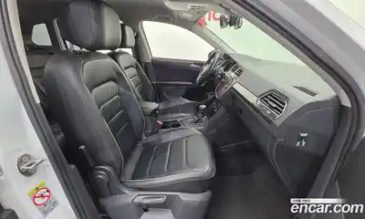 Volkswagen Tiguan 2018 2.0 автомат (гидро), миниатюра 10