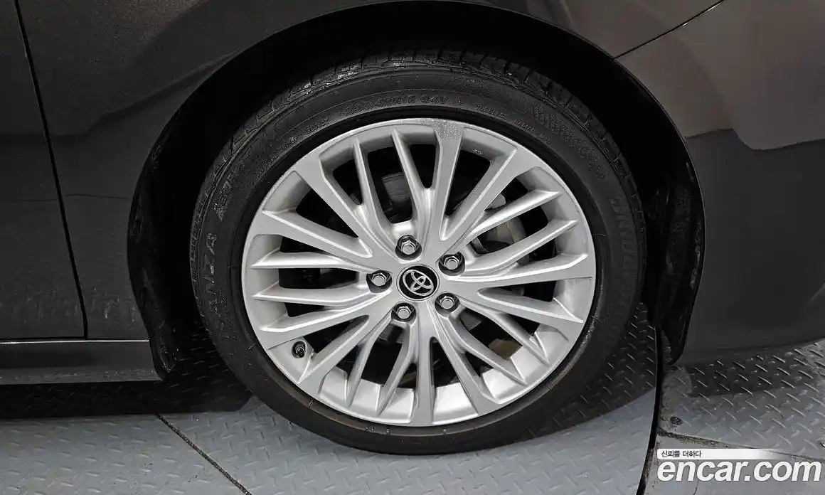 Toyota Camry 2019 2.5 гидро, фото 5