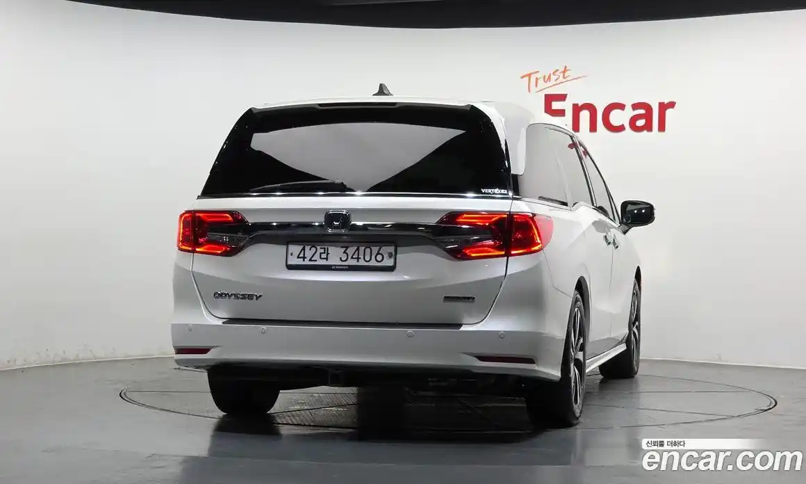 Honda Odyssey 2018 3.5 автомат (гидро), фото 4