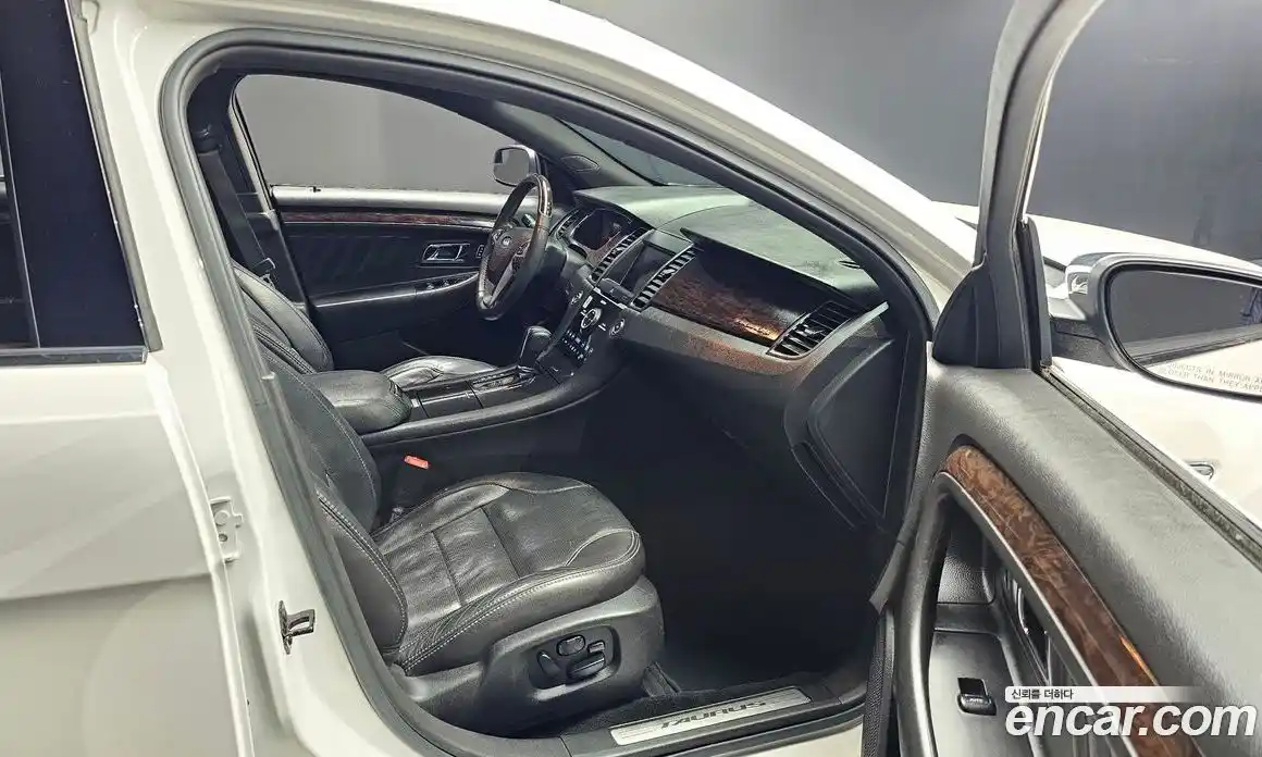 Ford Taurus 2017 2.0 автомат (гидро), фото 11
