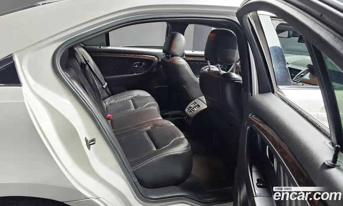 Ford Taurus 2017 2.0 автомат (гидро), фото 12