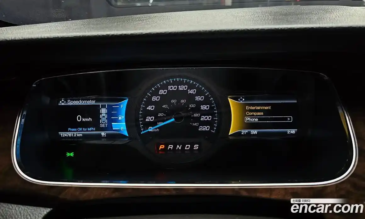 Ford Taurus 2017 2.0 автомат (гидро), фото 8