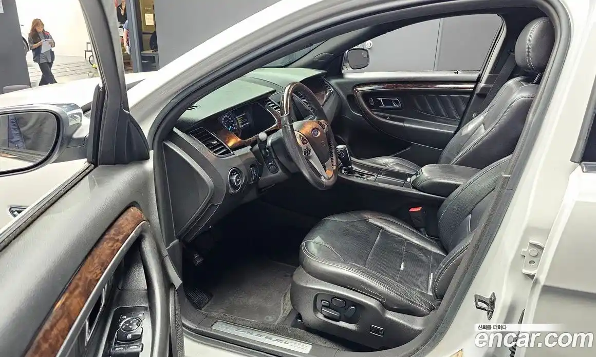 Ford Taurus 2017 2.0 автомат (гидро), фото 10