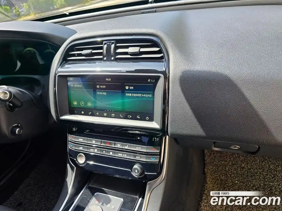 Jaguar XE 2018 2.0 гидро, фото 14