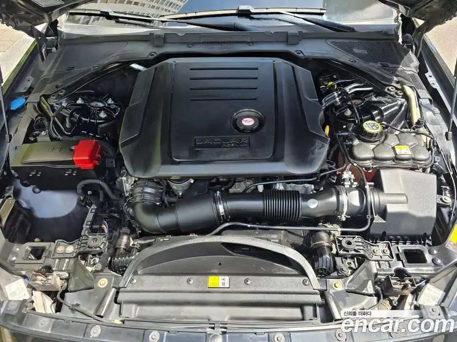 Jaguar XE 2018 2.0 гидро, фото 18