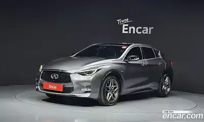 Infiniti Q30