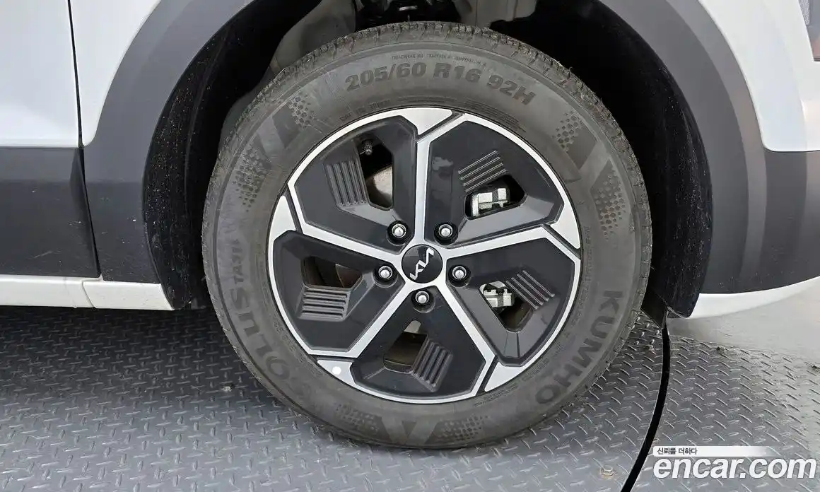 Kia Niro 2025 1.6 автомат (гидро), фото 4