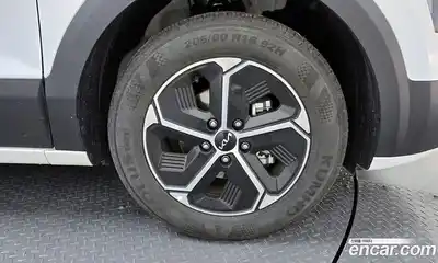 Kia Niro 2025 1.6 автомат (гидро), миниатюра 4