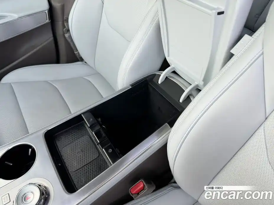Genesis GV70 2024 2.5 автомат (гидро), фото 16