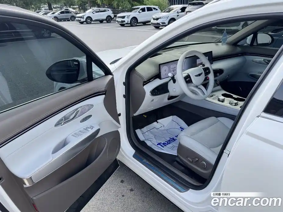 Genesis GV70 2024 2.5 автомат (гидро), фото 6