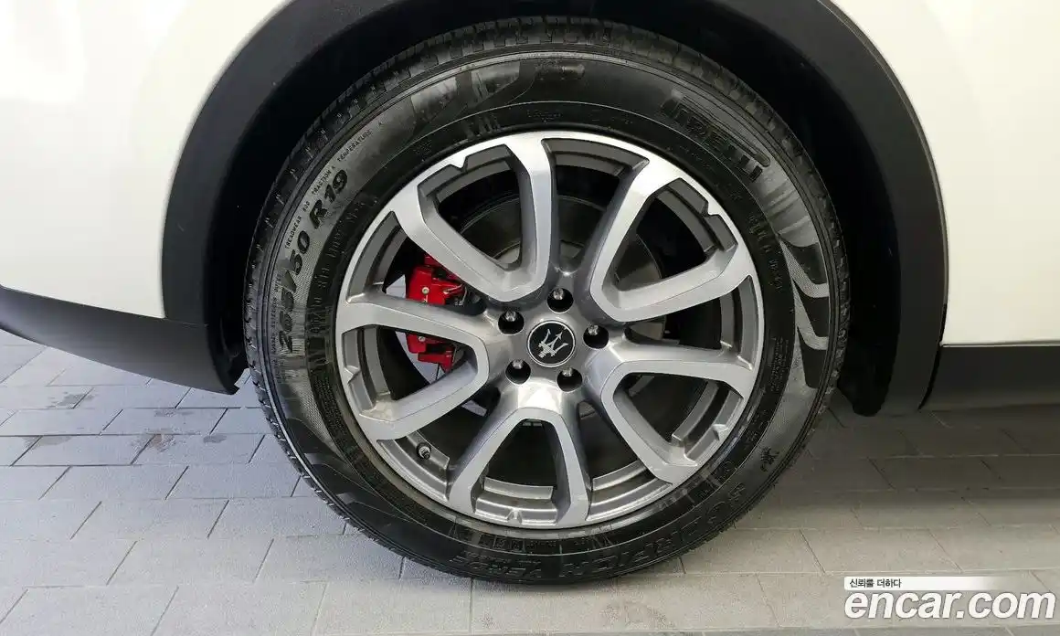 Maserati Levante 2020 3.0 гидро, фото 5