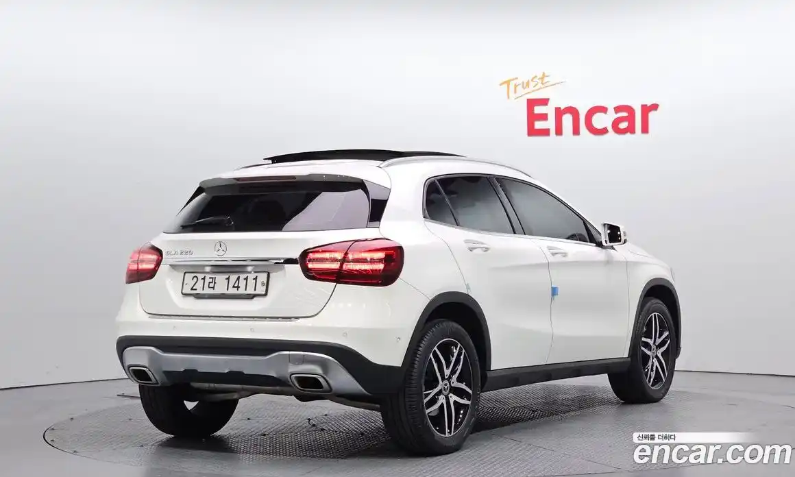 Mercedes-Benz GLA-Class 2018 2.0 гидро, фото 2 Mercedes-Benz GLA-Class 2018 2.0 гидро, фото 2