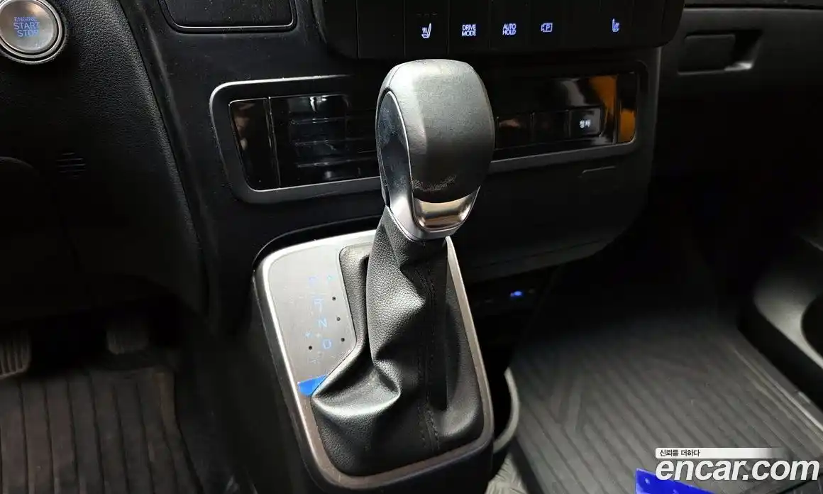 Hyundai Staria 2023 3.5 автомат (гидро), фото 9