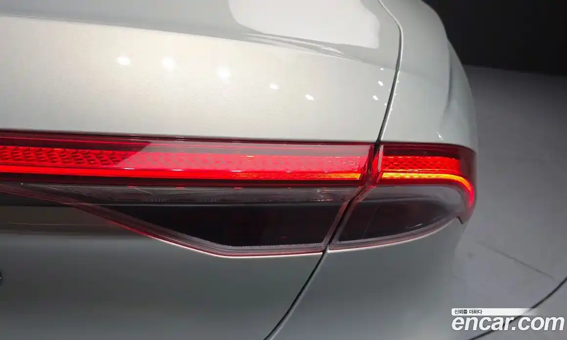 Hyundai Grandeur 2020 2.4 автомат (гидро), фото 9