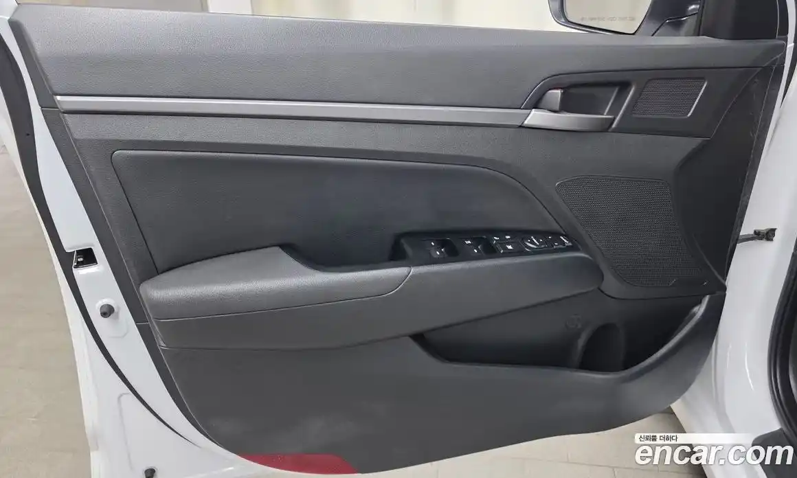 Hyundai Avante 2017 1.6 автомат (гидро), фото 14