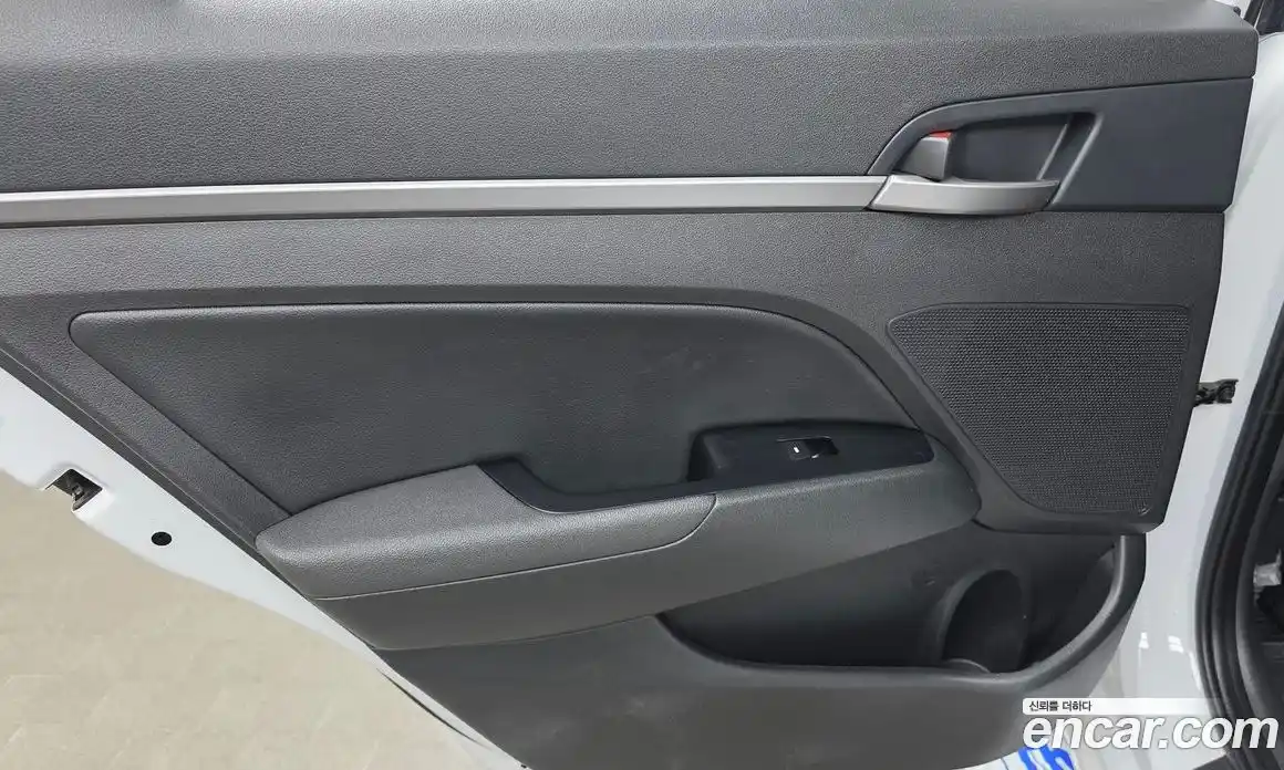 Hyundai Avante 2017 1.6 автомат (гидро), фото 15