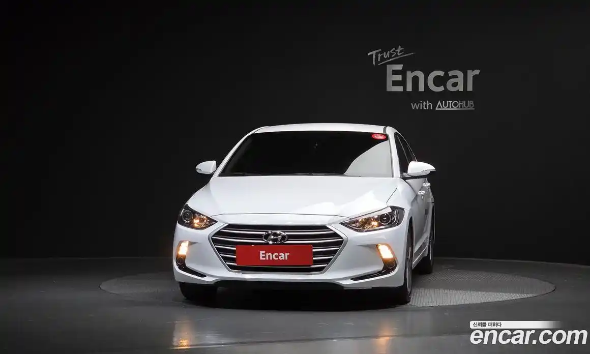 Hyundai Avante 2017 1.6 автомат (гидро), фото 3