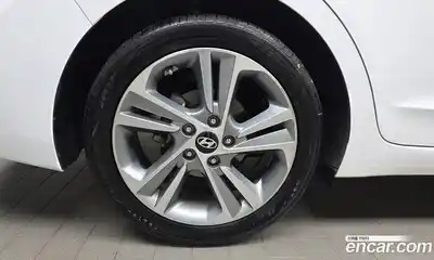 Hyundai Avante 2017 1.6 автомат (гидро), миниатюра 5
