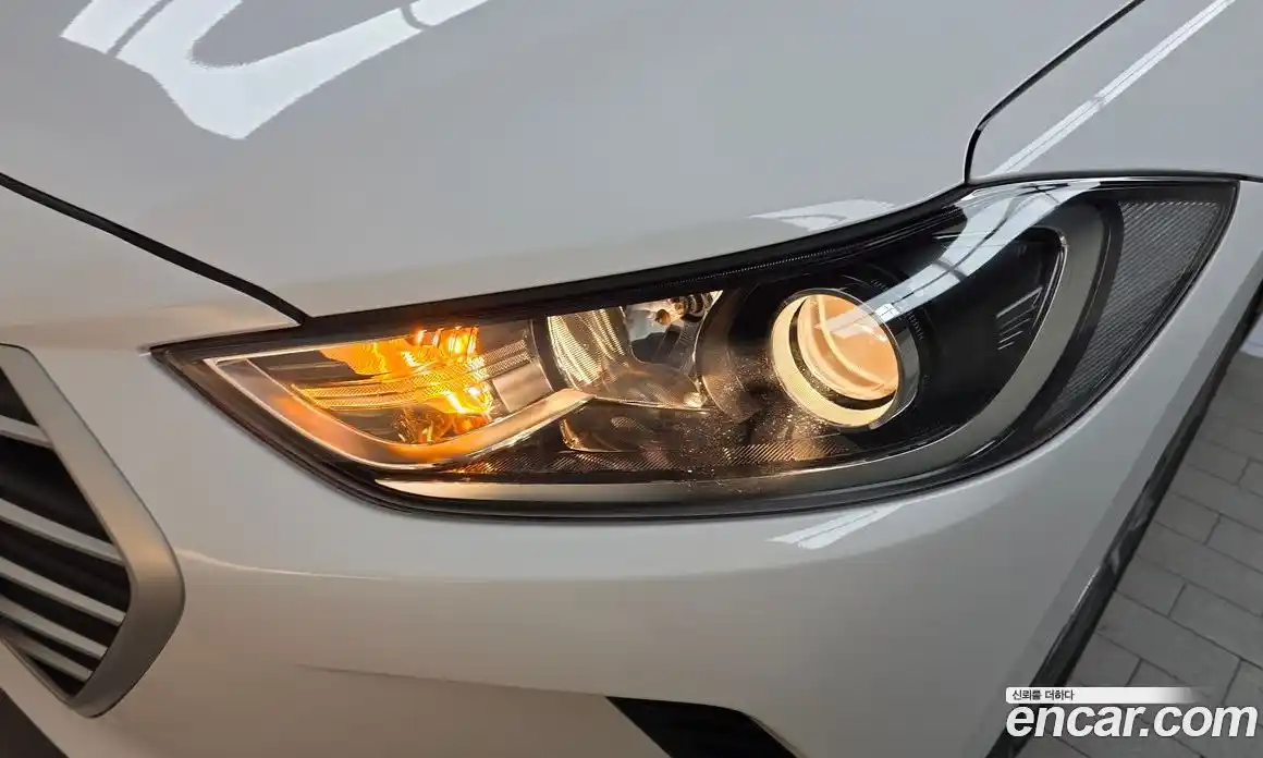 Hyundai Avante 2017 1.6 автомат (гидро), фото 8