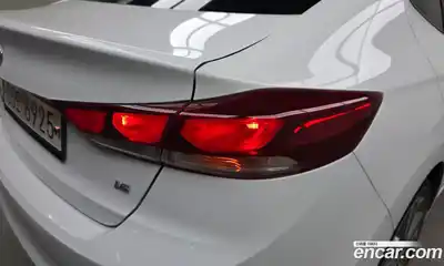Hyundai Avante 2017 1.6 автомат (гидро), миниатюра 9