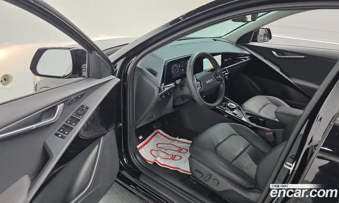 Kia Niro 2023 0.2 автомат (гидро), фото 13